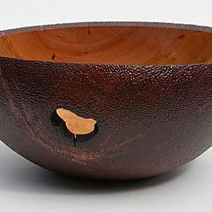 Textured knothole bowl