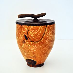 Container in alder and wenge