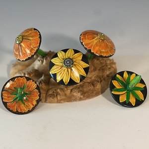 Flower spin tops