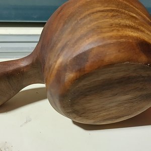 Walnut mug sapwood bottom