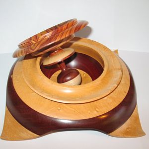 Square winged lidded bowl 2