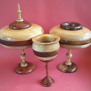 Three_vessels_with_inlay