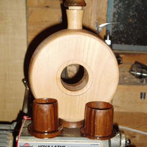 Wood flask with 2 cups