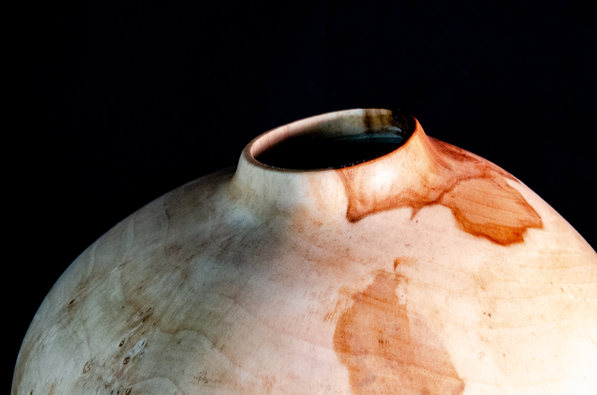 Apple hollow form (detail)