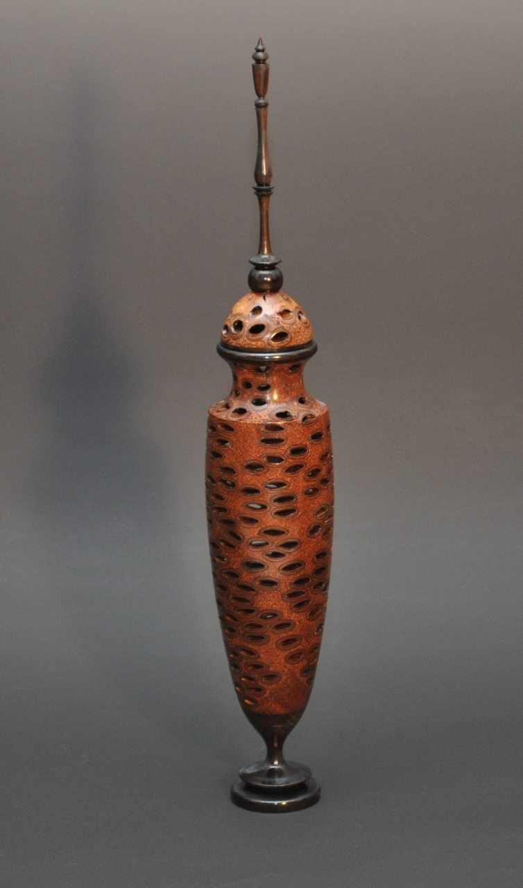 Banksia Pod Hollow Form w/Lid and Finial