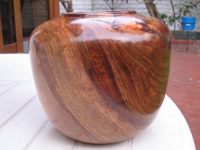bibis vase side view