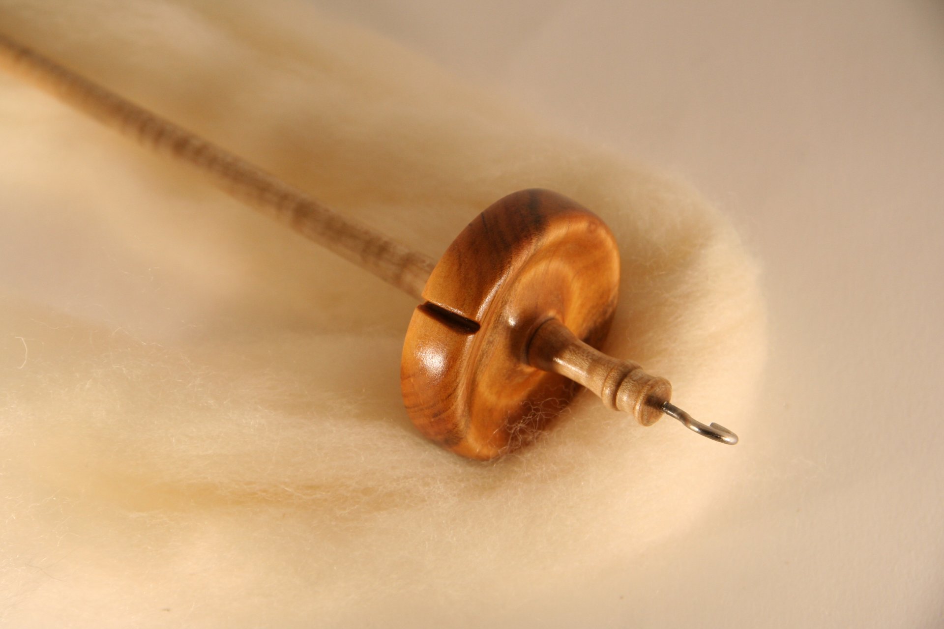 Drop spindle with curly maple and cherry