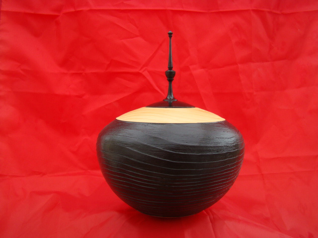 Macrocarpa Hollow Form with Finial