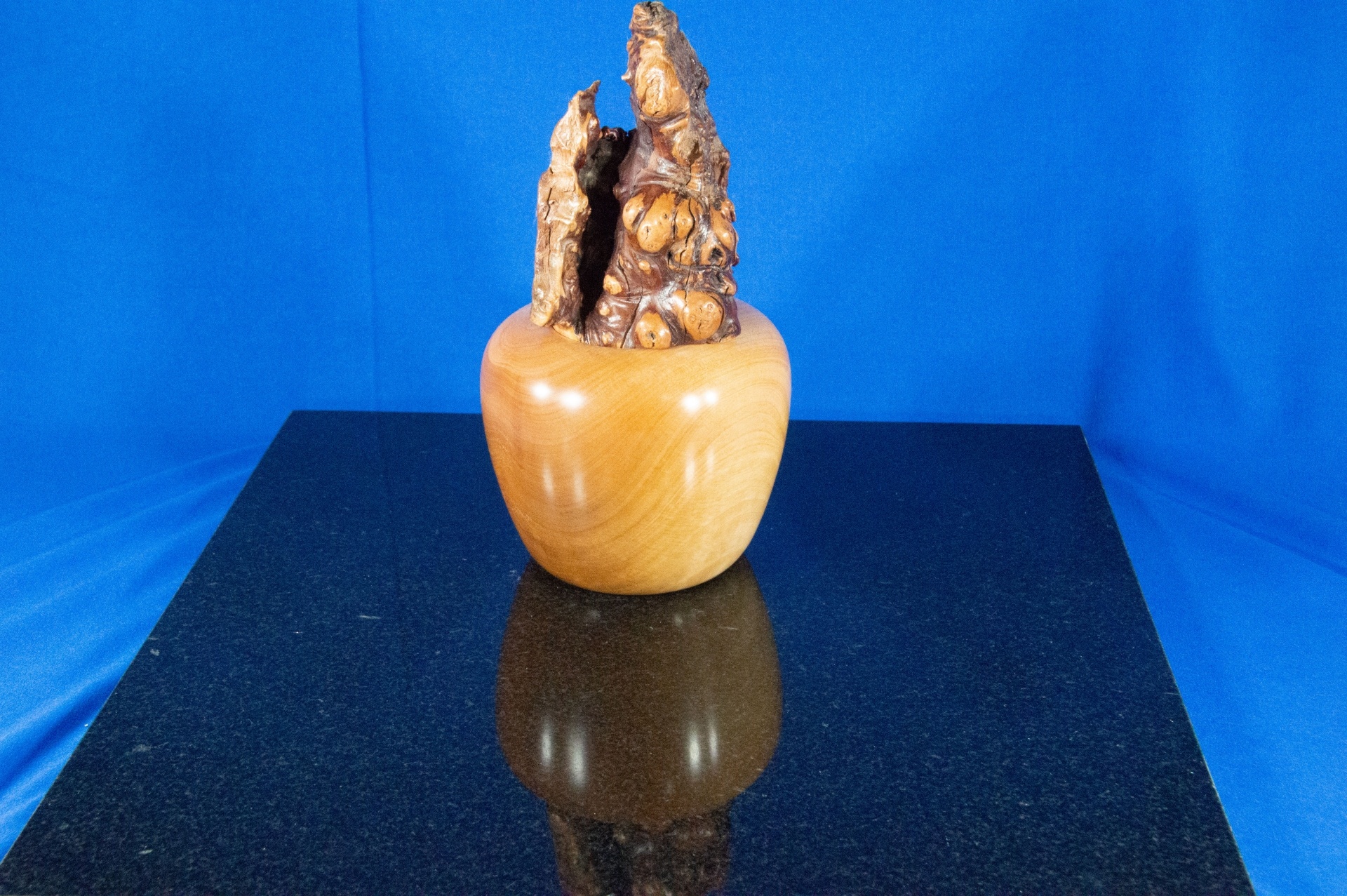 Mandrone vase with Manzanita flame top