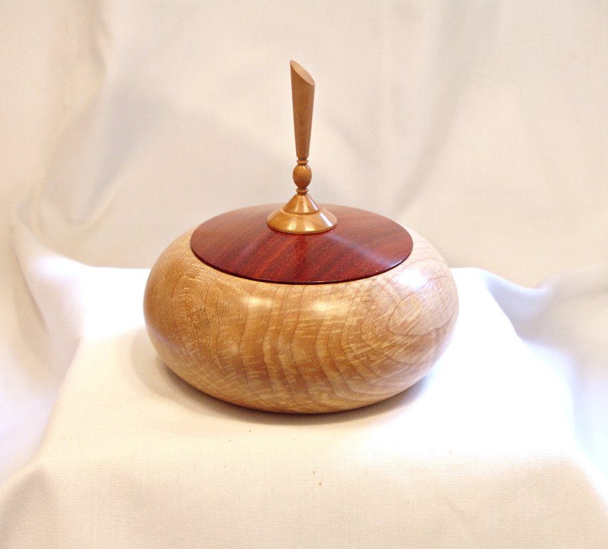 Maple Box w/Bloodwood Top & Maple finial. 1104-1 Top Closed