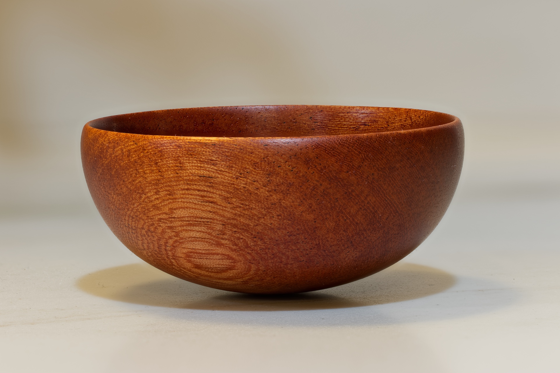 Small round-bottom sipo bowl