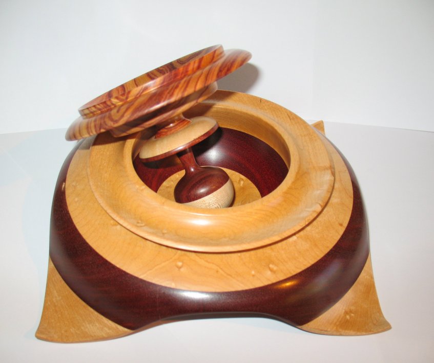 Square winged lidded bowl 2