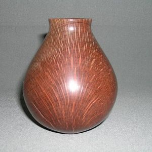 Macademia Nut Pot