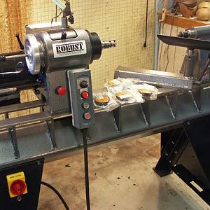 Robust 18 x 28 Lathe