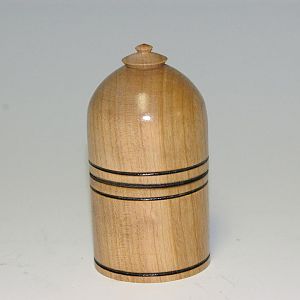 A Little guy - Cherry lidded box