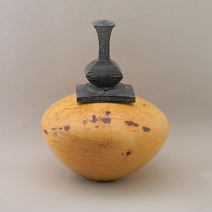 Pecan keepsake urn