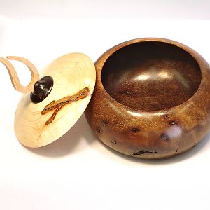 Clario Walnut Burl Box & Maple Lid w/African Blackwood & Maple fini