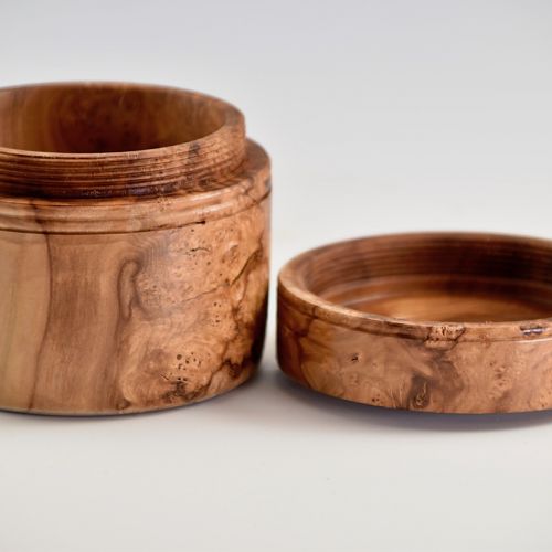 Apple burl threads