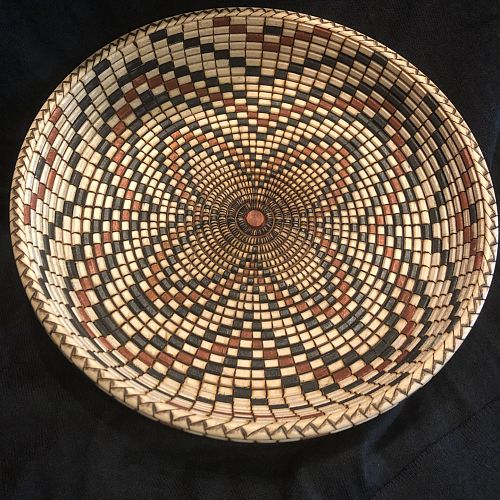 Pueblo basket illusion