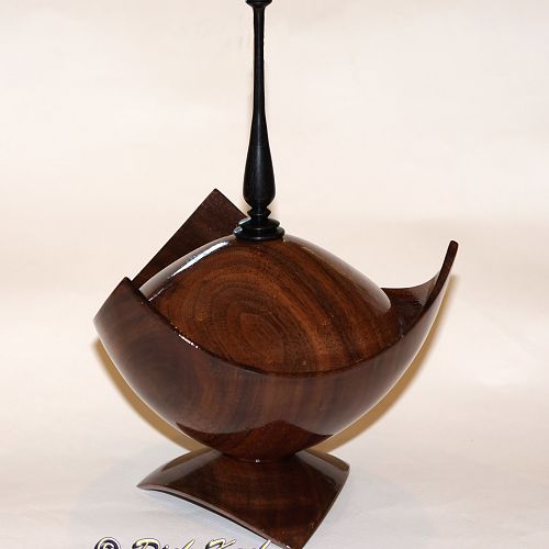 Tri-corner Lidded Bowl