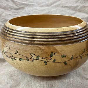 Bowl with vines