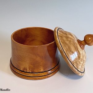 Willow/Quilted Ash Lidded Box- open view