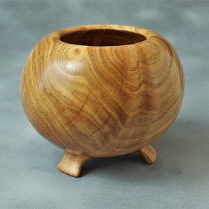 Honey locust footed bowl