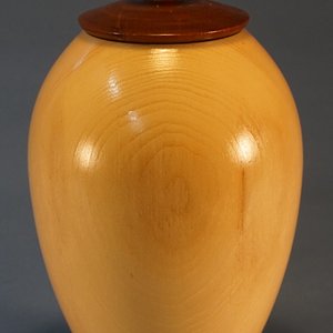 Serial 22004 Model UPLT0509 White Pine Cremation Urn