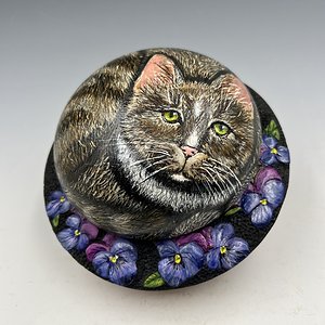Tabby-cat box with lid closed