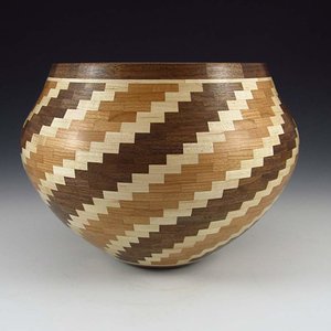 Segmented spiral bowl