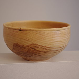 Beaded Rim Ash Bowl