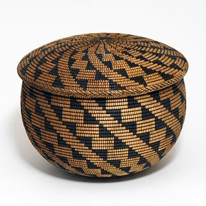 Sycamore lidded basket