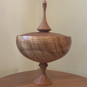 Lidded finial box