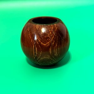 Apple wobble bowl
