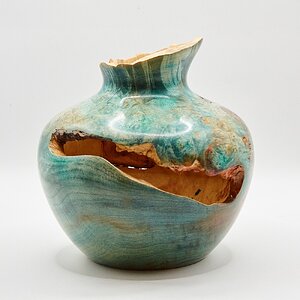 Vase with natural edge