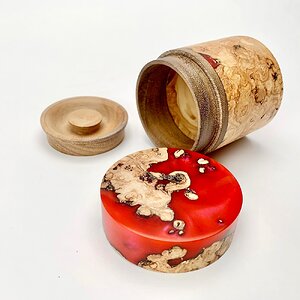 Box with epoxy resin