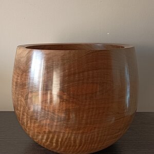 Curly walnut bowl
