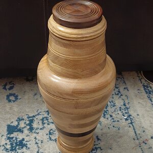 Oak/Morado urn