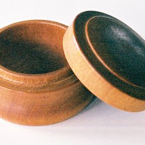 Afrr. Mahogany Lidded Box