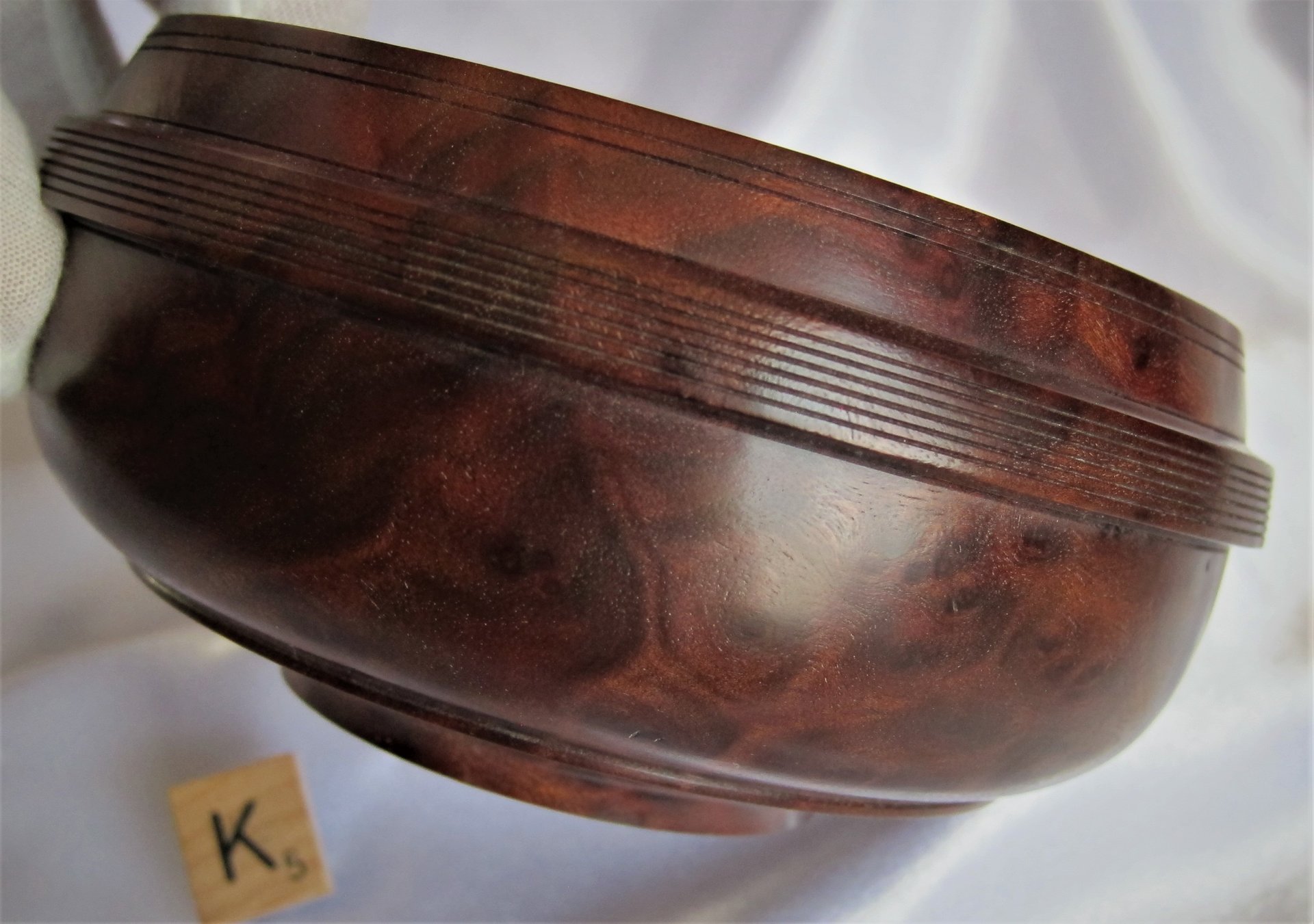 1589 Camphor burl