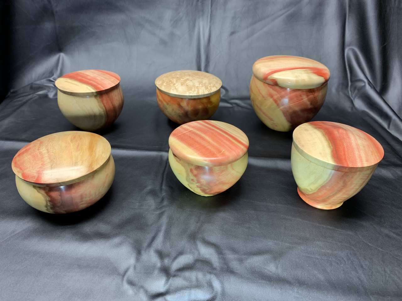 6 Lidded Boxes