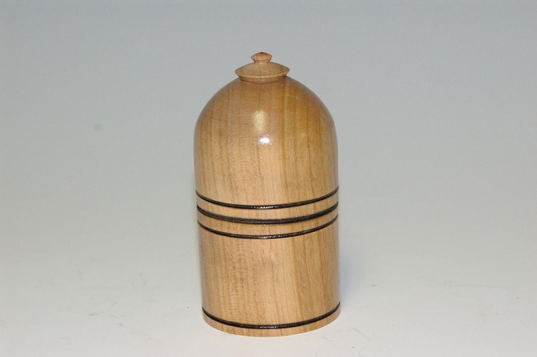 A Little guy - Cherry lidded box
