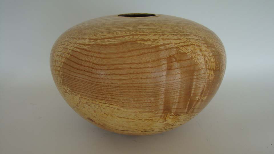 Another spalted Ash hollow form