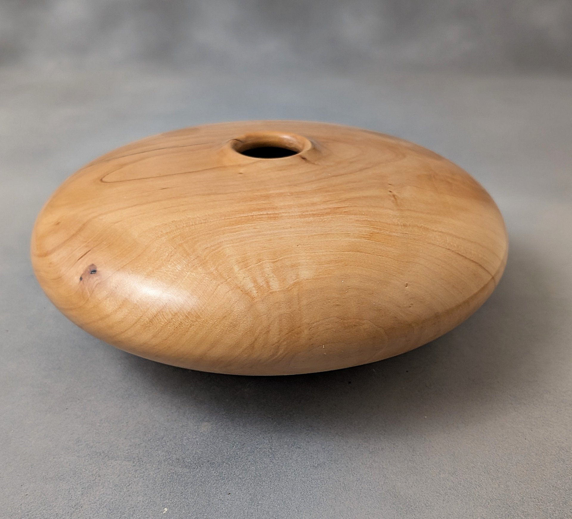 Apple Hollow Form