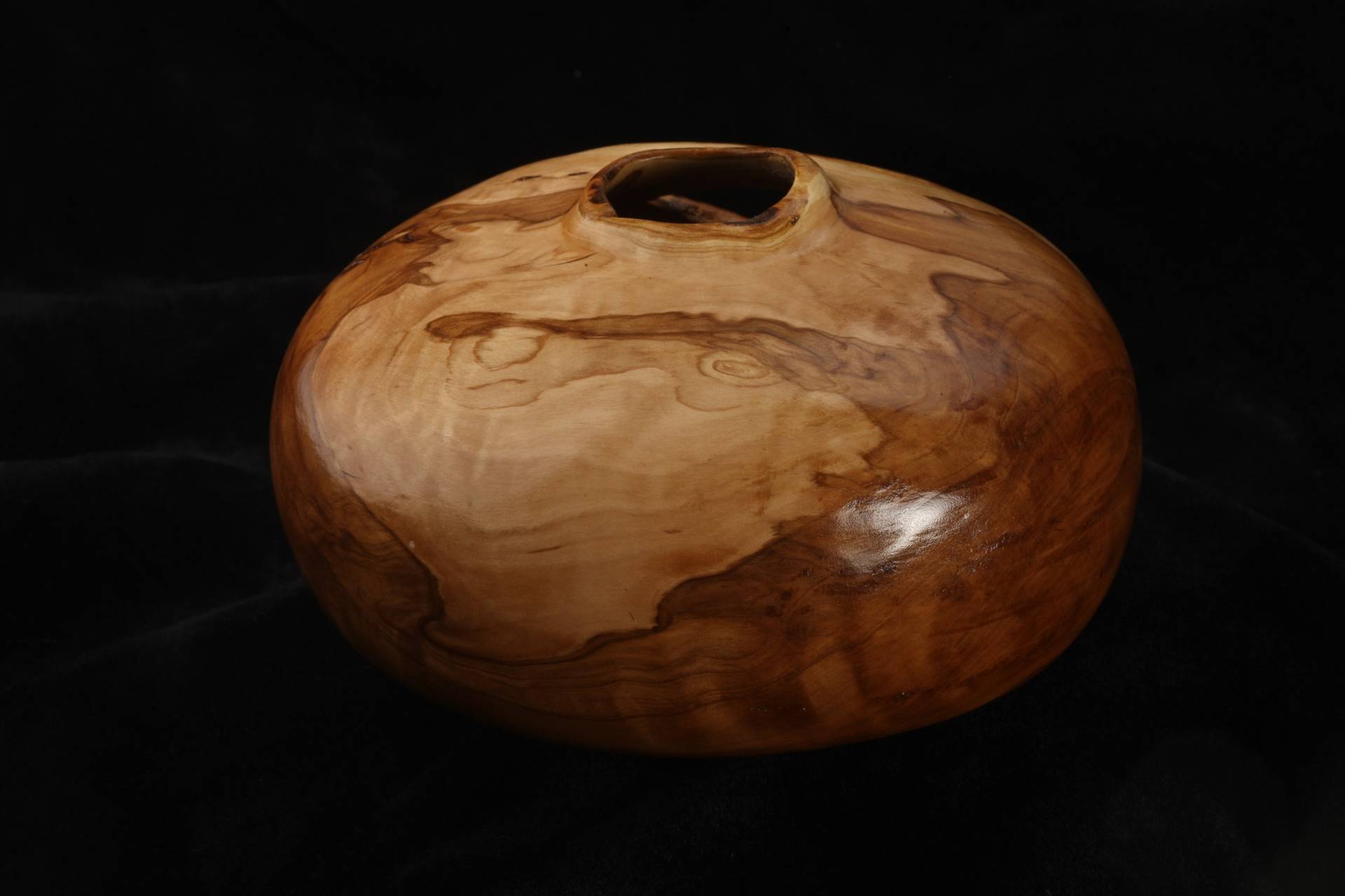 Apple Hollow Form