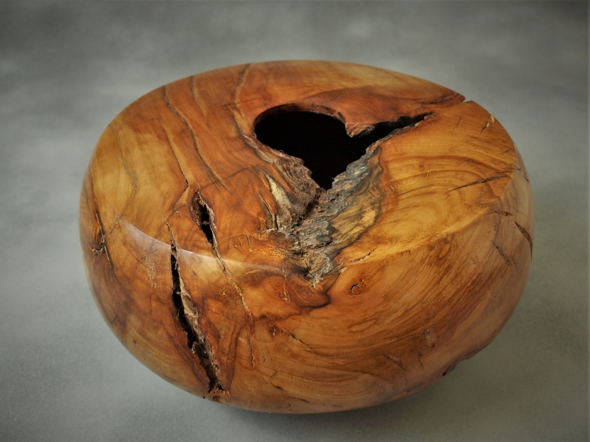 Apple root hollow form
