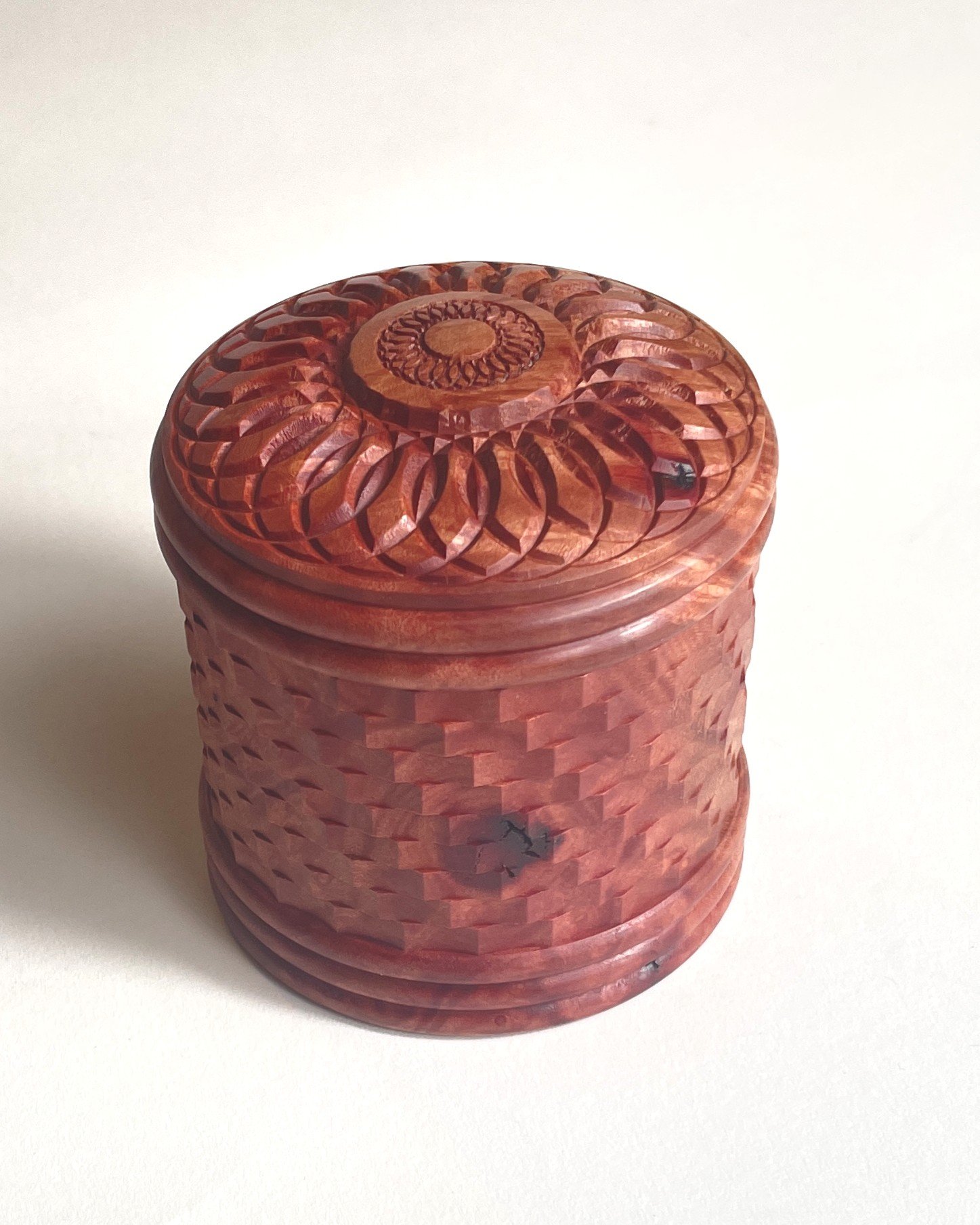Arbutus Threaded Box