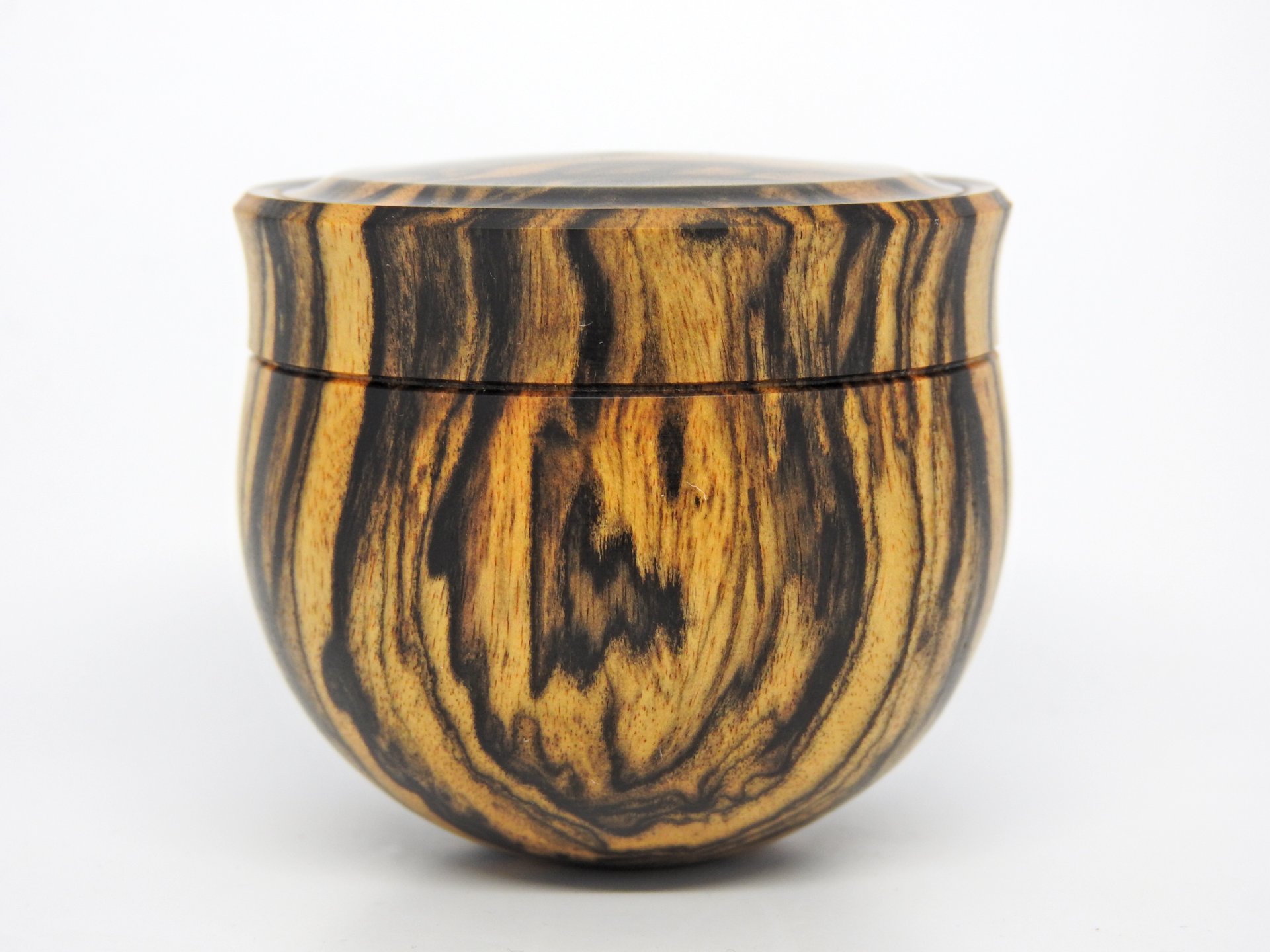 Black and White Ebony Round Bottom Box