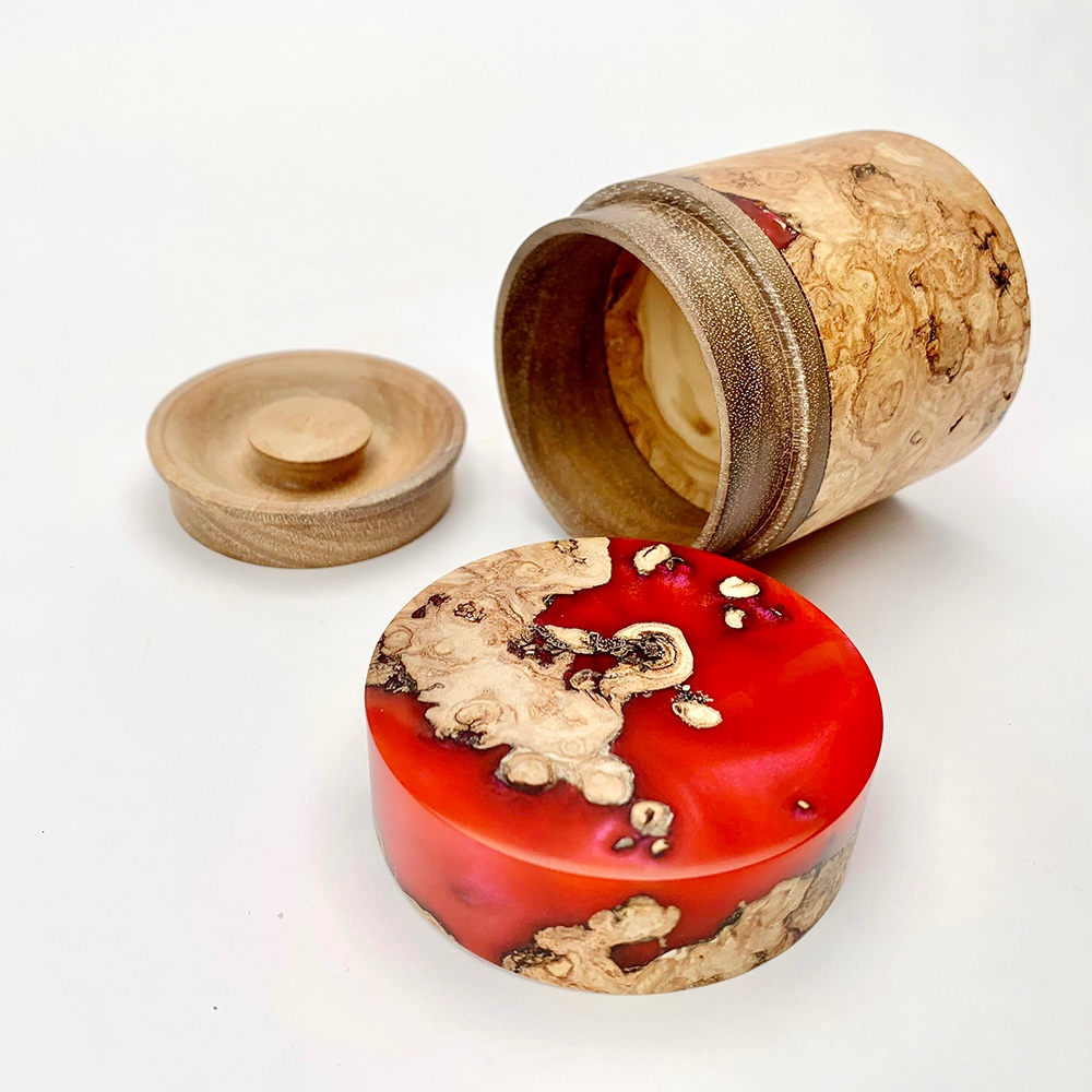 Box with epoxy resin