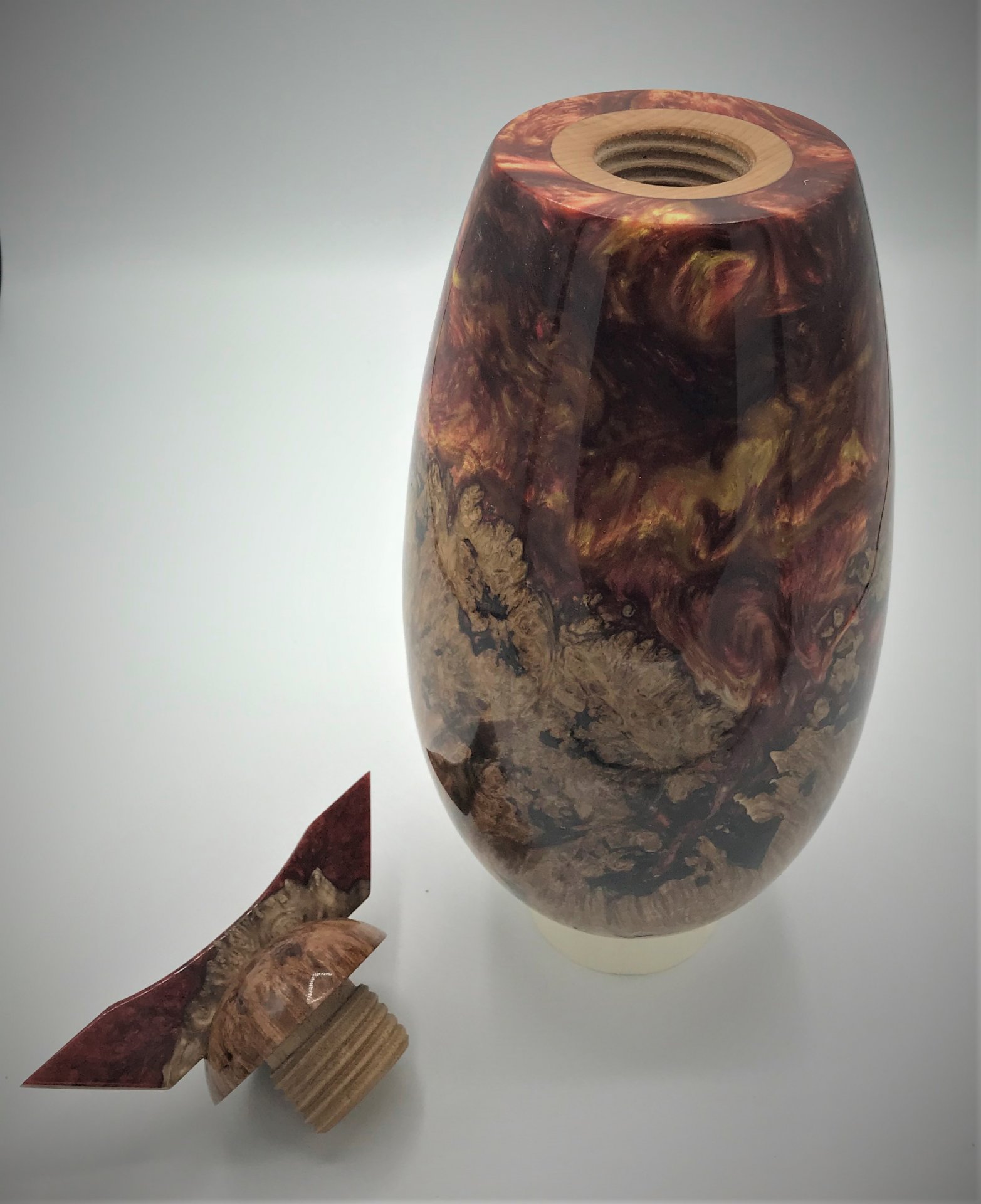 Burl and Resin Urn Picture 2